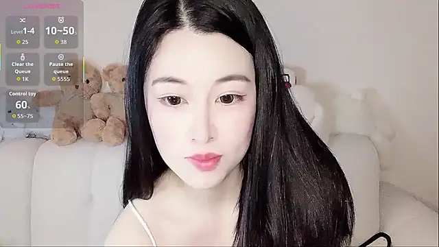 Snapshot of LuLu-Moon chatting on 11.02.25 LuLu-Moon online show from 11.02.25