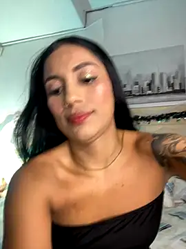 GabiHills online show from 10.30.25