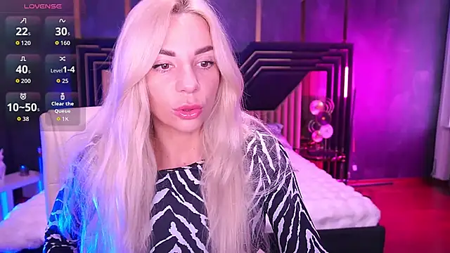 BellaRayyy online show from 11.28.25