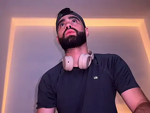 Snapshot of zack_sullivan22 chatting on 09.24.25 zack sullivan22 online show from 09.24.25