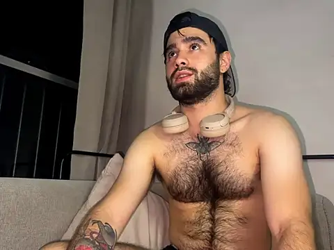 Snapshot of zack_sullivan22 chatting on 01.08.26 zack sullivan22 online show from 01.08.26