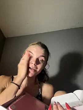 ittybittymeryssa online show from 10.27.25