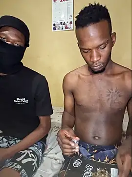 Snapshot of RAWFREAKYVERSE chatting on 02.02.26 RAWFREAKYVERSE online show from 02.02.26