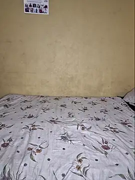 Snapshot of RAWFREAKYVERSE chatting on 02.16.26 RAWFREAKYVERSE online show from 02.16.26