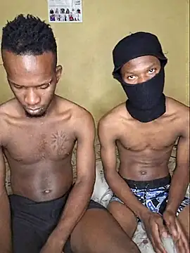 Snapshot of RAWFREAKYVERSE chatting on 02.17.26 RAWFREAKYVERSE online show from 02.17.26