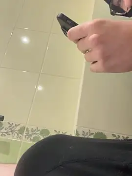 Snapshot of Dickii21 chatting on 09.27.25 Dickii21 online show from 09.27.25