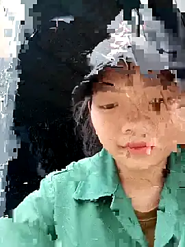 Snapshot of Ananine chatting on 11.06.25 Ananine online show from 11.06.25