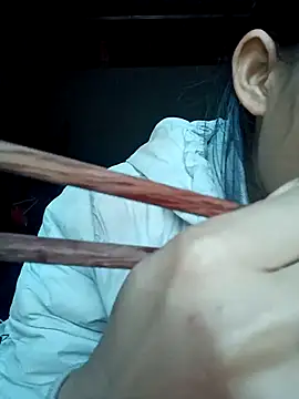 Snapshot of Ananine chatting on 11.27.25 Ananine online show from 11.27.25