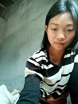 Snapshot of Ananine chatting on 12.03.25 Ananine online show from 12.03.25