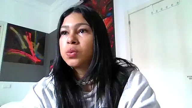 Tigresa23 online show from 10.21.25