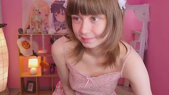 Snapshot of Katie_ktk chatting on 10.23.25 Katie ktk online show from 10.23.25