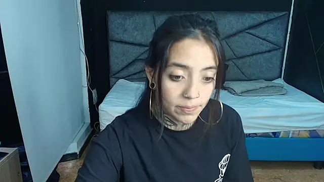 LiaMonroee  online show from 11.14.25