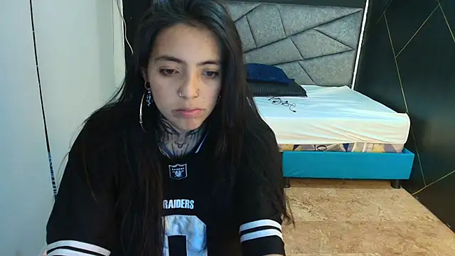 LiaMonroee  online show from 11.19.25