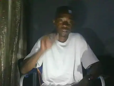 Snapshot of Nykho17 chatting on 10.28.25 Nykho17 online show from 10.28.25