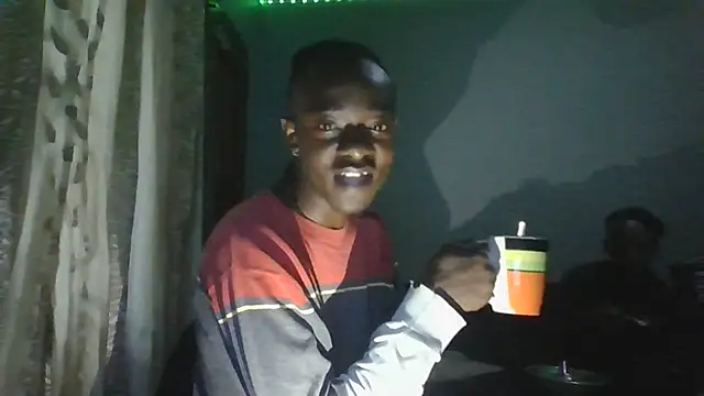 Snapshot of Nykho17 chatting on 11.03.25 Nykho17 online show from 11.03.25