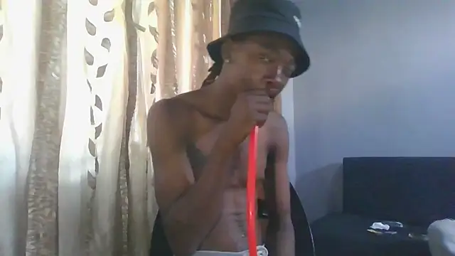 Snapshot of Nykho17 chatting on 11.21.25 Nykho17 online show from 11.21.25