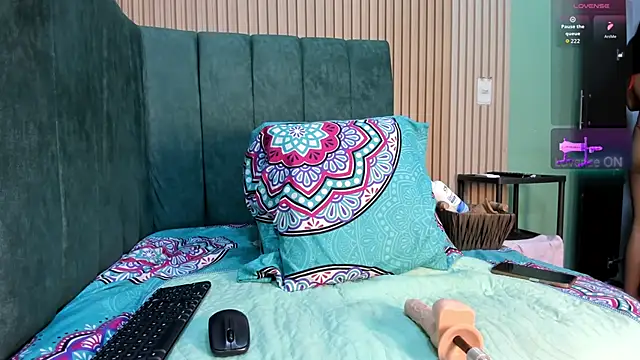 Snapshot of EvelynFoxx- chatting on 11.13.25 EvelynFoxx- online show from 11.13.25