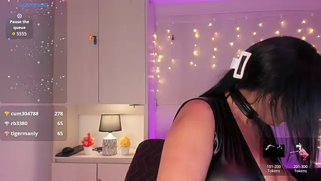VickyRuiz  online show from 05.26.26