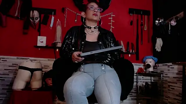 Snapshot of Miss_Mirandaa chatting on 09.16.25 Miss Mirandaa online show from 09.16.25