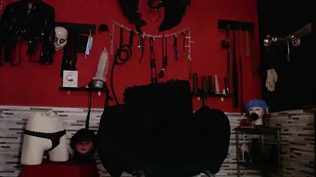 Snapshot of Miss_Mirandaa chatting on 10.05.25 Miss Mirandaa online show from 10.05.25