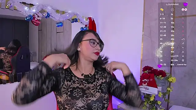 Snapshot of KendallJay chatting on 12.17.25 KendallJay online show from 12.17.25