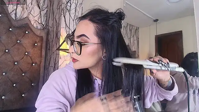 Zami Escobar of online show from 11.25.25