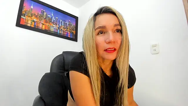 Ms lunaRose online show from 12.03.25