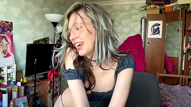 Snapshot of darling_darinka chatting on 06.06.26 darling darinka online show from 06.06.26