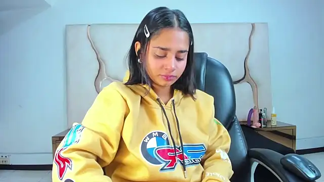 ScarletDoll online show from 09.13.25