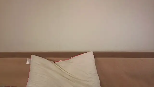 Snapshot of spider____man chatting on 02.14.26 spider man online show from 02.14.26