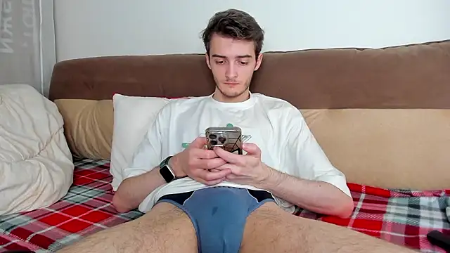 Snapshot of spider____man chatting on 03.05.26 spider man online show from 03.05.26