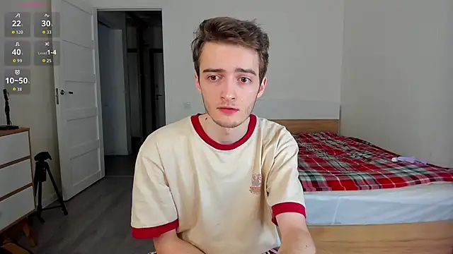 Snapshot of spider____man chatting on 03.08.26 spider man online show from 03.08.26