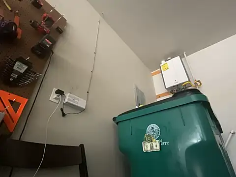 Snapshot of princesslivv chatting on 11.21.25 princesslivv online show from 11.21.25