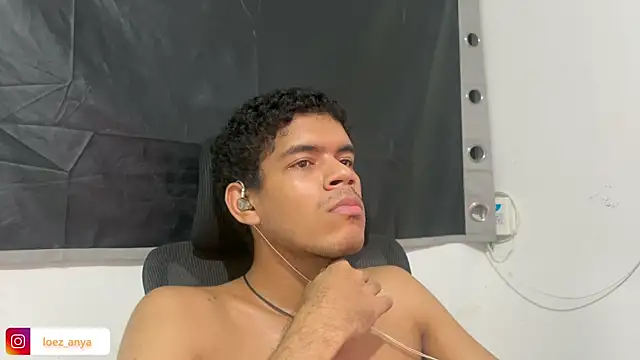 Snapshot of jonhsebastiann chatting on 05.30.26 jonhsebastiann online show from 05.30.26