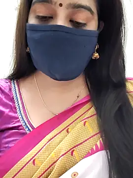 Snapshot of saritha29 chatting on 05.18.26 saritha29 online show from 05.18.26