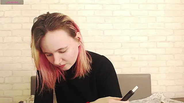 Ericha Stone online show from 03.04.26