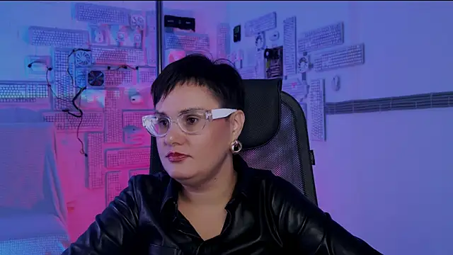 Snapshot of LauraDavidsons chatting on 11.09.25 LauraDavidsons online show from 11.09.25