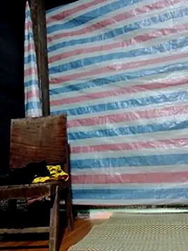 Snapshot of Georgia_here chatting on 12.04.25 Georgia here online show from 12.04.25