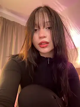 Snapshot of YourLittleDevil chatting on 10.08.25 YourLittleDevil online show from 10.08.25