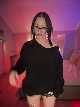 Snapshot of YourLittleDevil chatting on 03.20.26 YourLittleDevil online show from 03.20.26