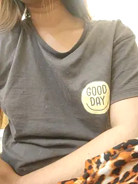 Snapshot of midnightmuse-03 chatting on 02.10.26 midnightmuse-03 online show from 02.10.26