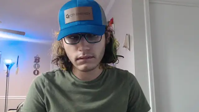 Snapshot of zacthefeetguy chatting on 12.22.25 zacthefeetguy online show from 12.22.25