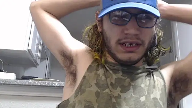 Snapshot of zacthefeetguy chatting on 01.11.26 zacthefeetguy online show from 01.11.26