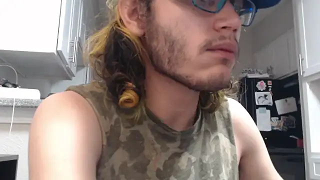 Snapshot of zacthefeetguy chatting on 01.12.26 zacthefeetguy online show from 01.12.26