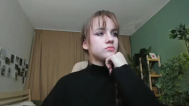 Snapshot of Jamie_Chung chatting on 12.05.25 Jamie Chung online show from 12.05.25