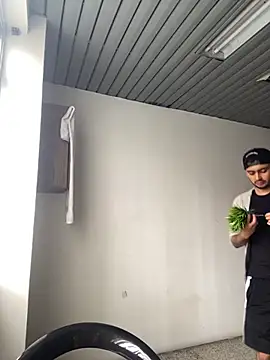 Snapshot of cristopher_wallacee chatting on 10.12.25 cristopher wallacee online show from 10.12.25