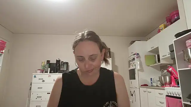 Snapshot of TheSilentCrown chatting on 09.19.25 TheSilentCrown online show from 09.19.25