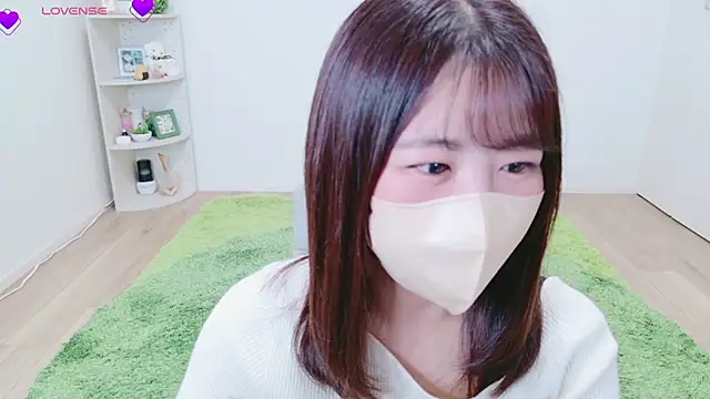 Snapshot of Haru_chiii chatting on 11.19.25 Haru chiii online show from 11.19.25