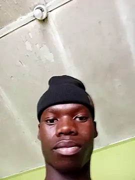 Snapshot of phumlanisanka chatting on 10.18.25 phumlanisanka online show from 10.18.25