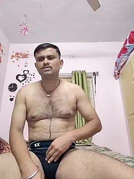 Snapshot of Frvgggghh chatting on 12.17.25 Frvgggghh online show from 12.17.25